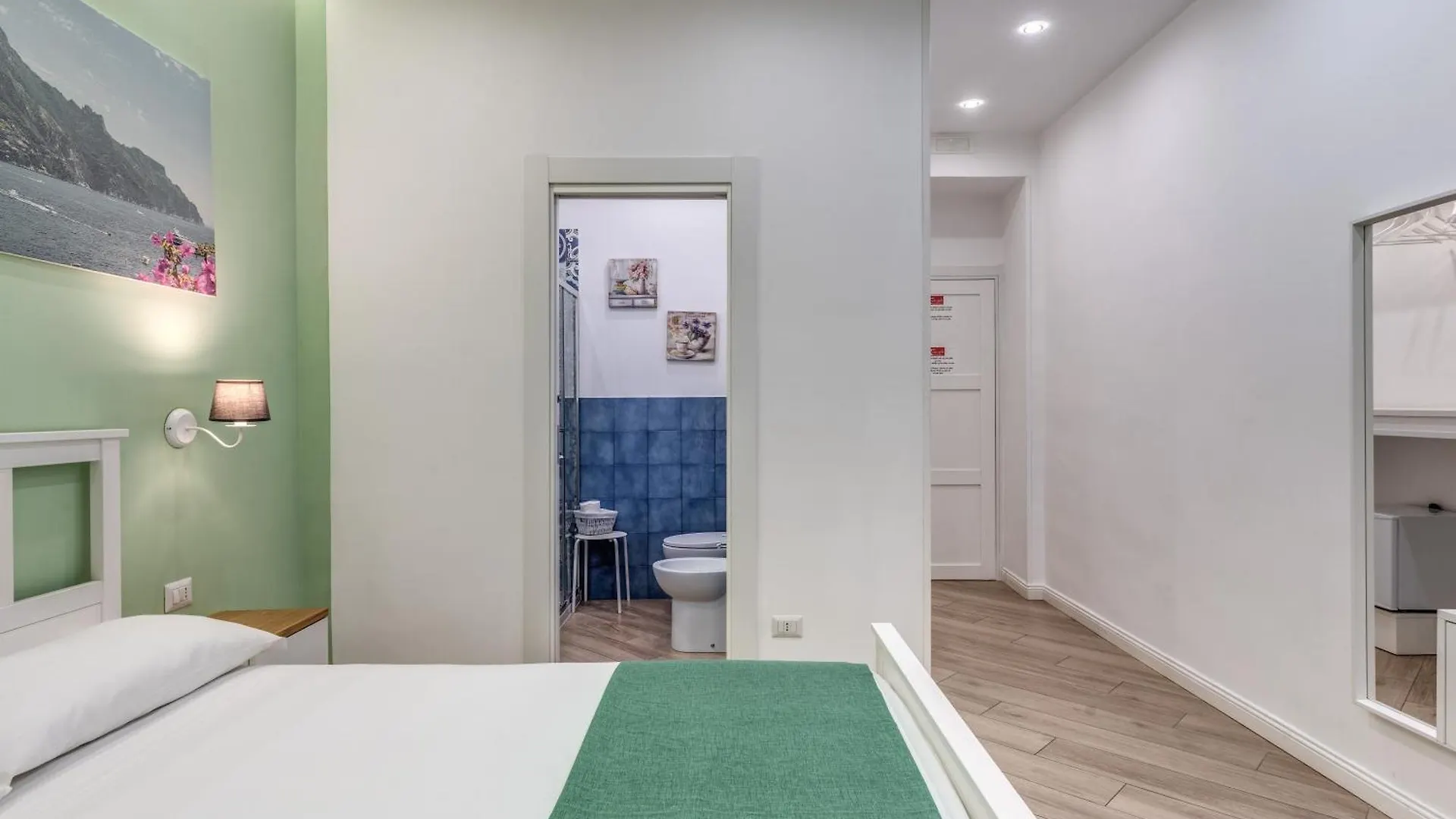 לינה וארוחת בוקר נאפולי Casa Galu'